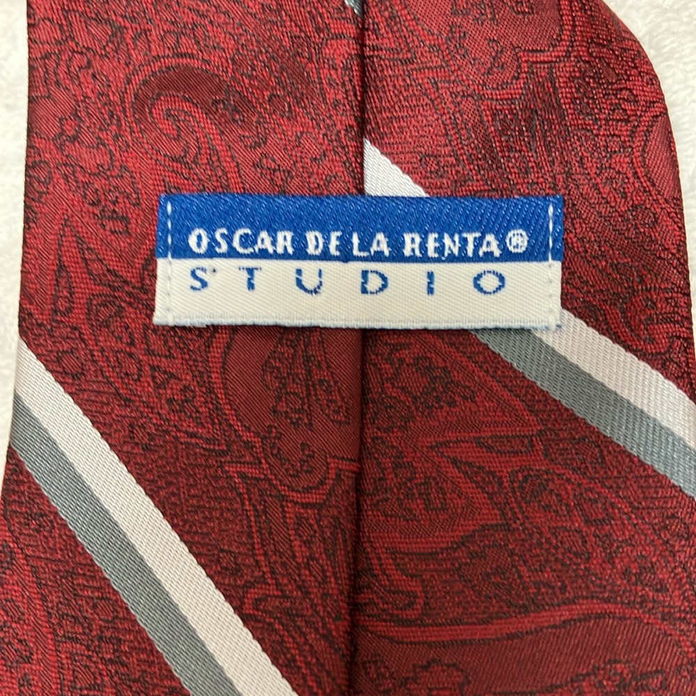 Oscar de la Renta vintage tie, paisley with diagonal stripe, red & grey